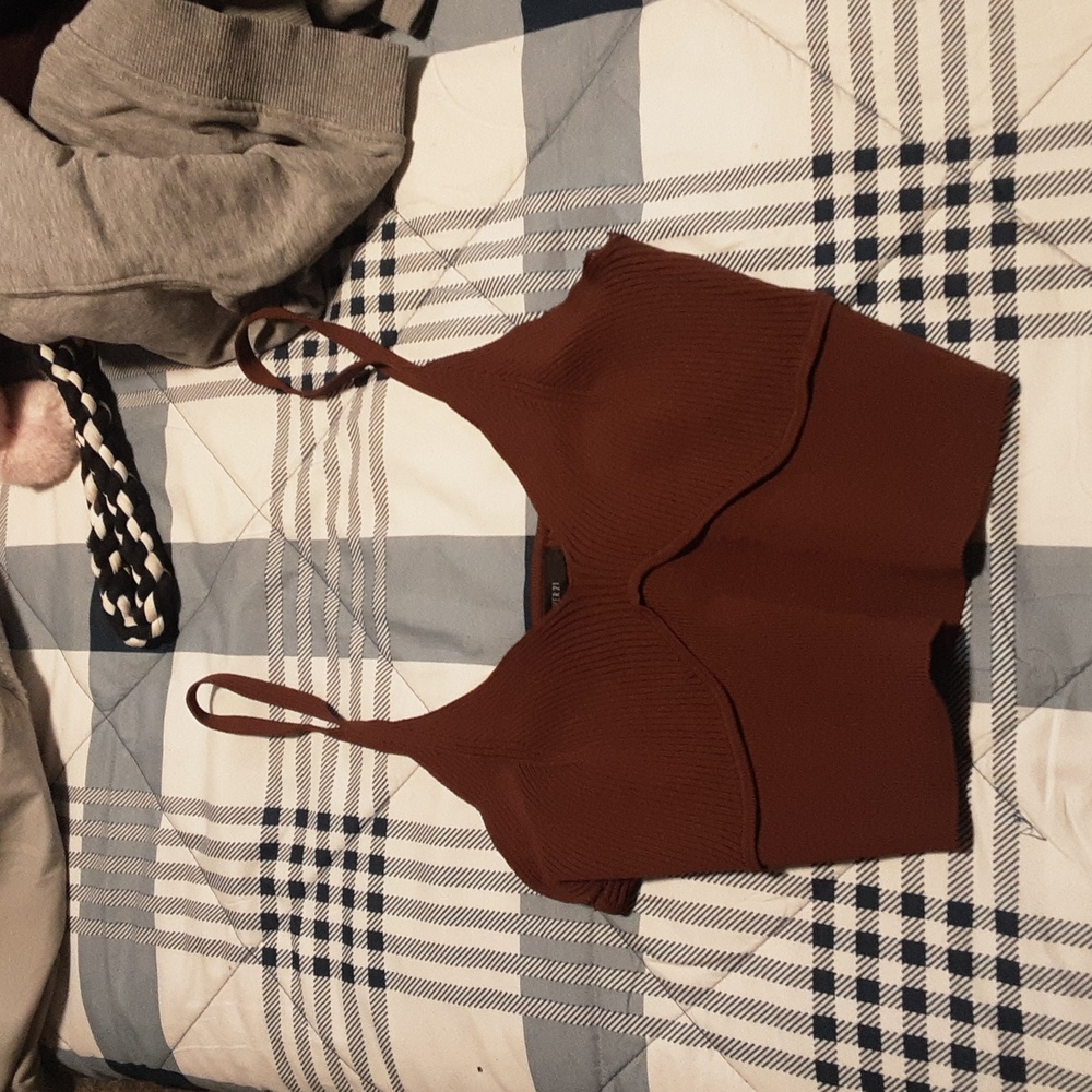 Cute brown top